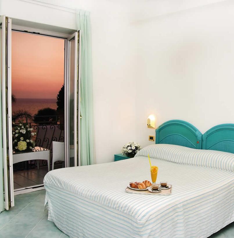hotelcapizzo en rooms-3-star-hotel-ischia 026